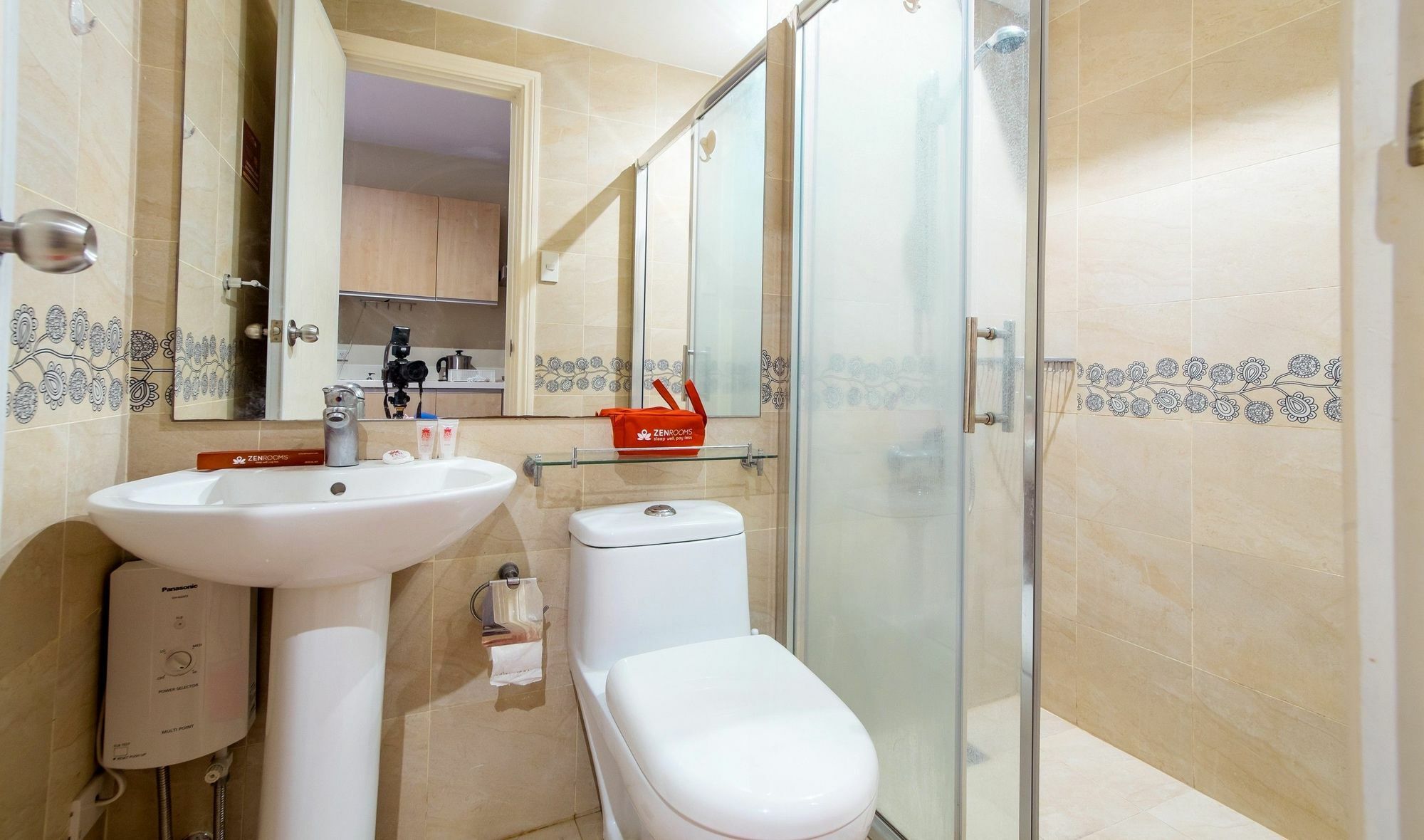 Zen Home Gramercy Residences Makati Makati City Exterior photo
